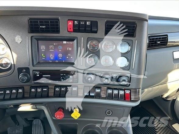 Kenworth T880 Тягачі