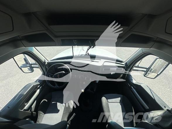 Kenworth T880 Тягачі