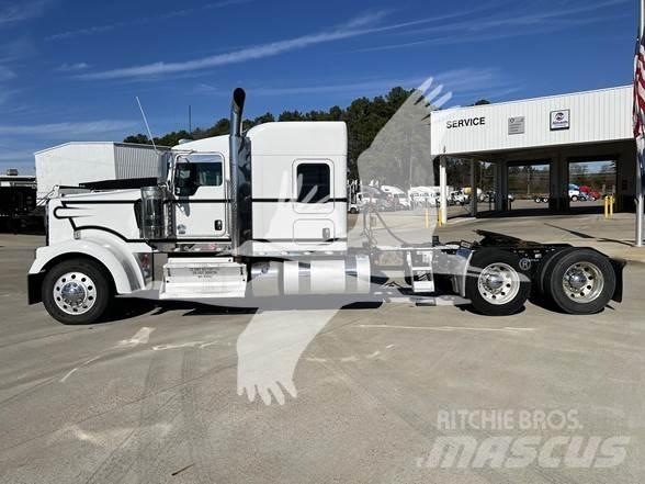Kenworth W900 Тягачі