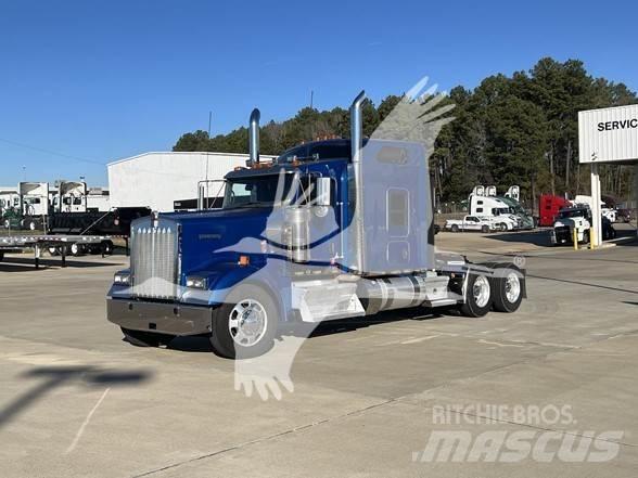 Kenworth W900L Тягачі