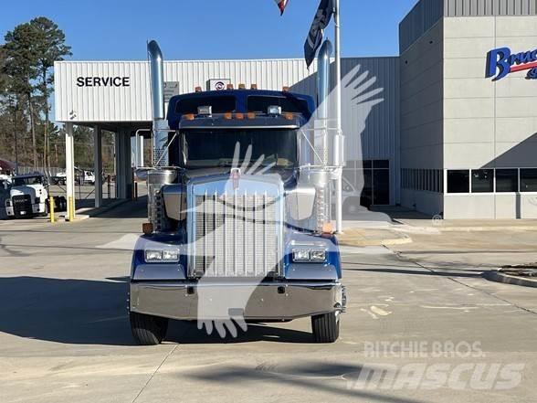 Kenworth W900L Тягачі