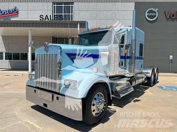 Kenworth W900L Тягачі
