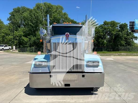 Kenworth W900L Тягачі