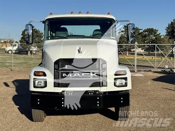 Mack MD6 Шасі з кабіною