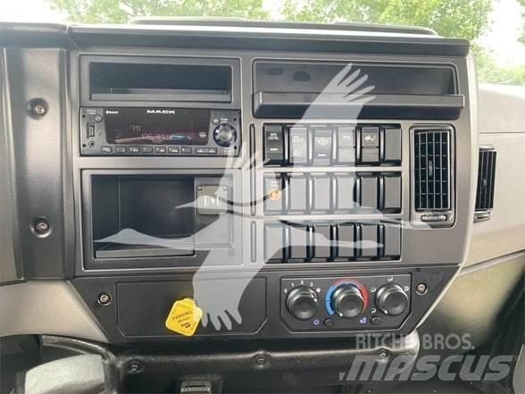 Mack MD6 Вантажівки-платформи/бокове розвантаження