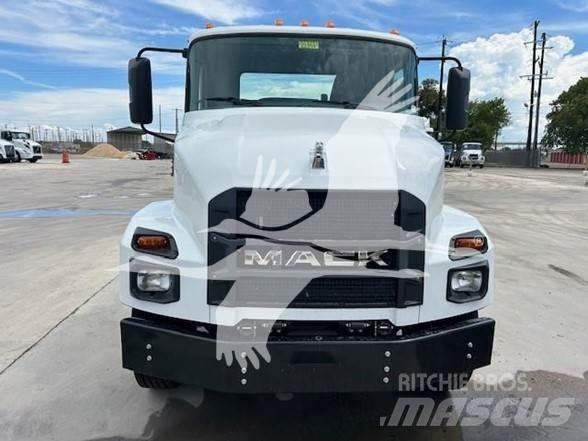 Mack MD6 Шасі з кабіною