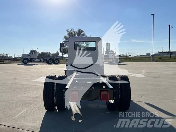 Mack MD6 Шасі з кабіною