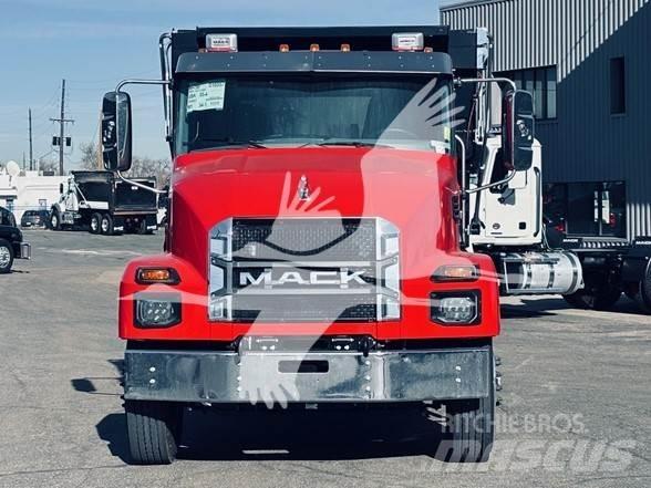 Mack MD6 Самоскиди