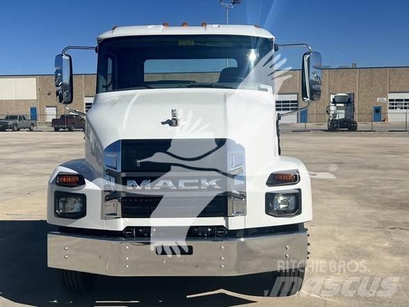 Mack MD6 Шасі з кабіною