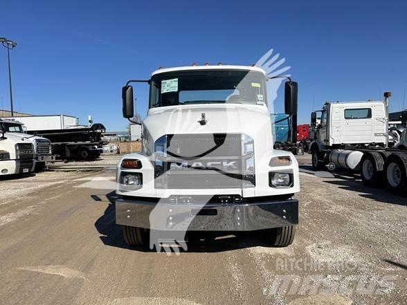 Mack MD6 Шасі з кабіною