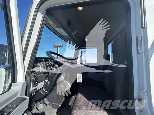 Mack MD6 Самоскиди