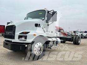 Mack MD6 Шасі з кабіною