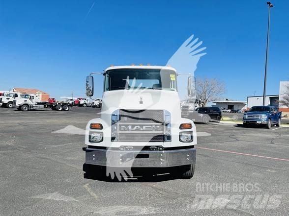 Mack MD6 Шасі з кабіною