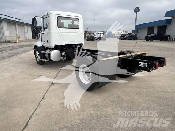 Mack MD6 Шасі з кабіною