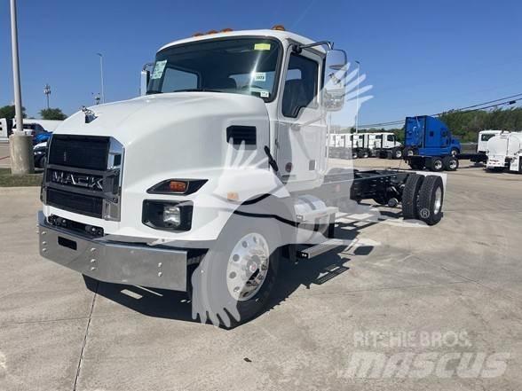 Mack MD6 Тягачі