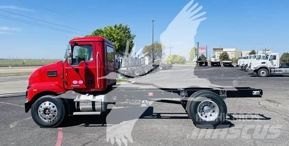 Mack MD6 Шасі з кабіною