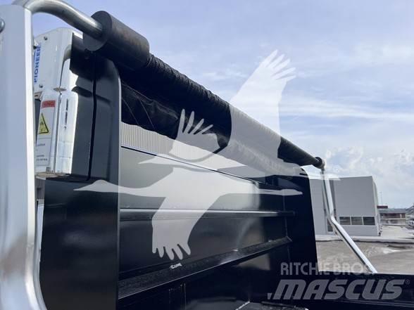 Mack MD6 Самоскиди