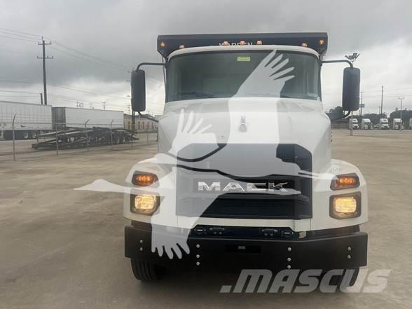 Mack MD6 Самоскиди