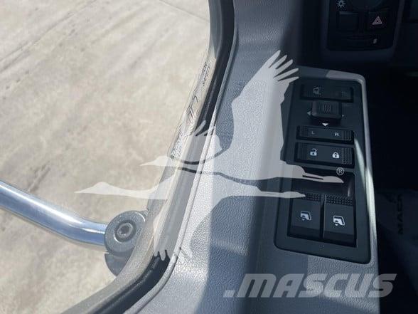 Mack MD6 Тягачі