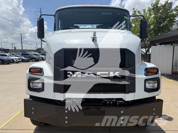 Mack MD6 Шасі з кабіною