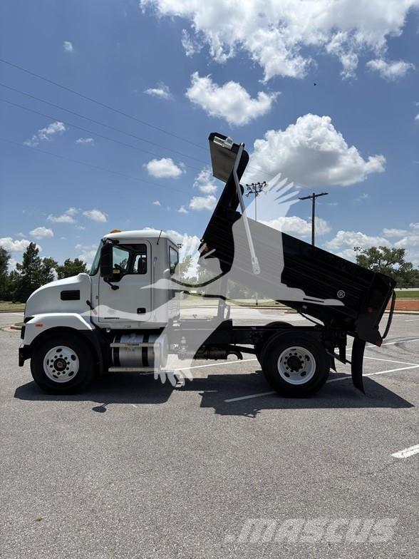 Mack MD6 Самоскиди