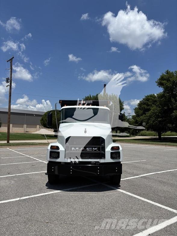 Mack MD6 Самоскиди