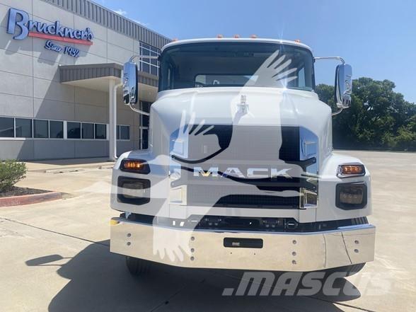 Mack MD6 Шасі з кабіною