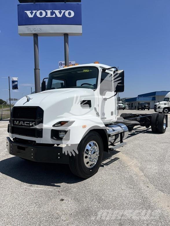 Mack MD6 Шасі з кабіною