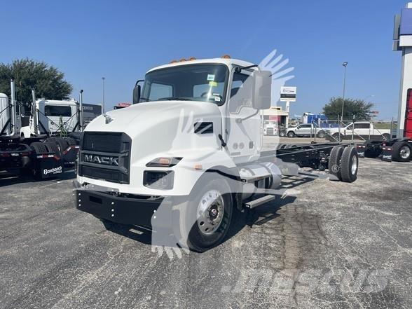 Mack MD6 Шасі з кабіною