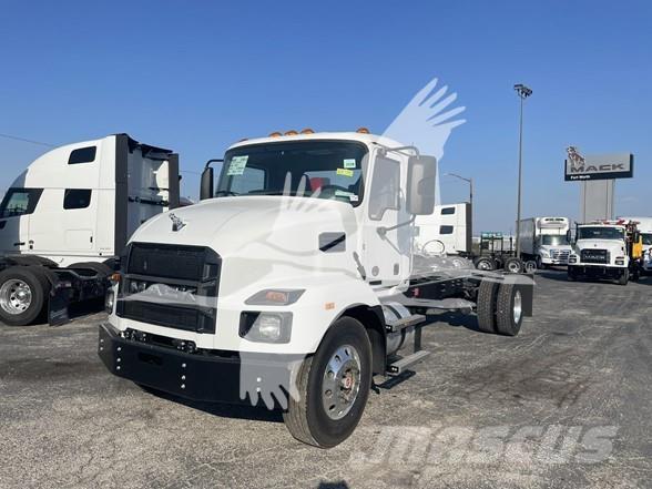 Mack MD6 Шасі з кабіною