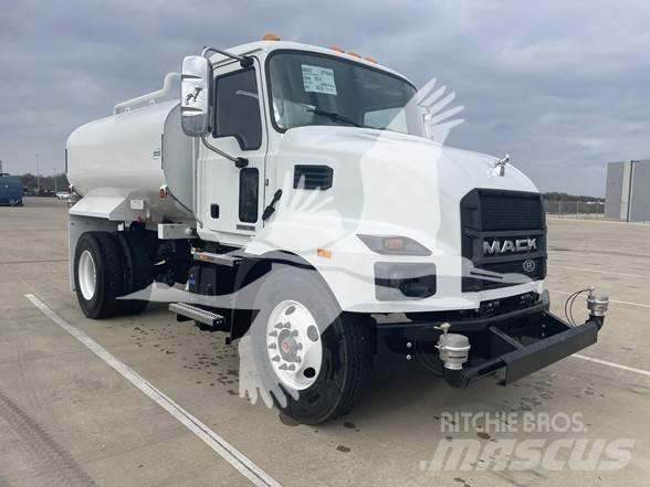 Mack MD7 Вантажівки-цистерни