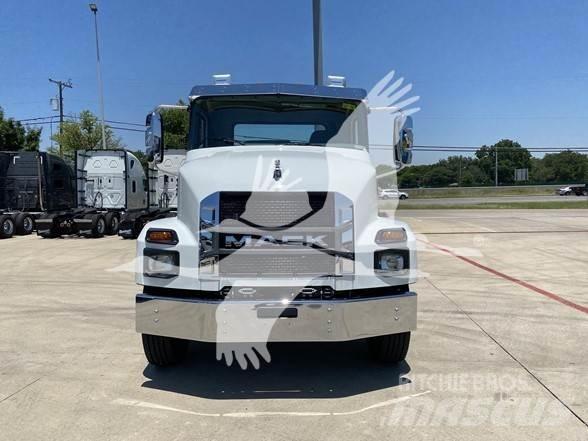 Mack MD7 Шасі з кабіною