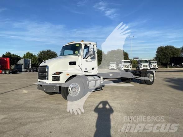 Mack MD7 Шасі з кабіною