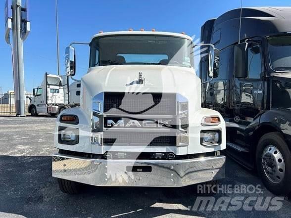 Mack MD7 Шасі з кабіною