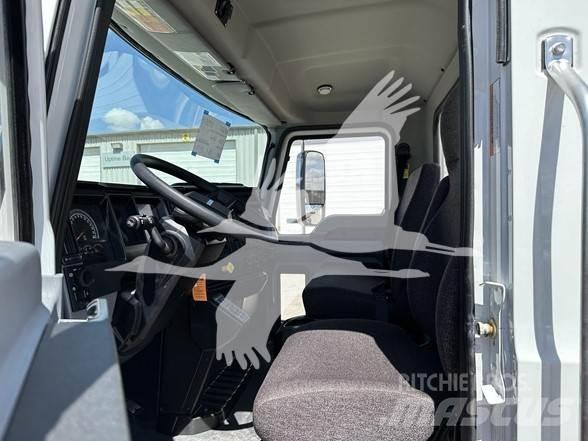 Mack MD7 Шасі з кабіною