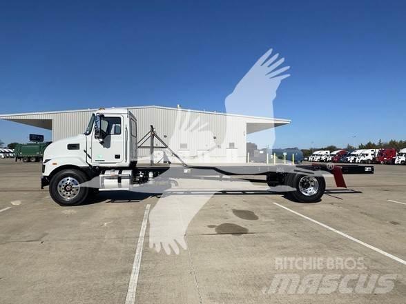Mack MD7 Шасі з кабіною