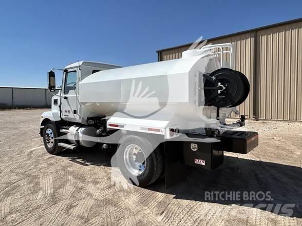 Mack MD7 Вантажівки-цистерни