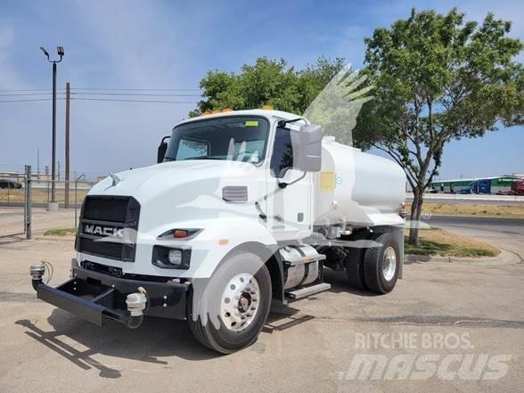 Mack MD7 Вантажівки-цистерни