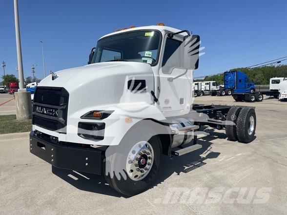 Mack MD7 Шасі з кабіною