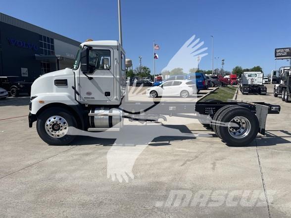Mack MD7 Шасі з кабіною