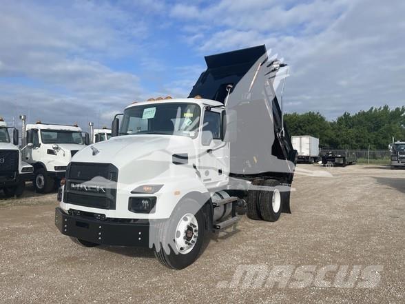 Mack MD7 Самоскиди