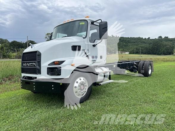 Mack MD7 Шасі з кабіною