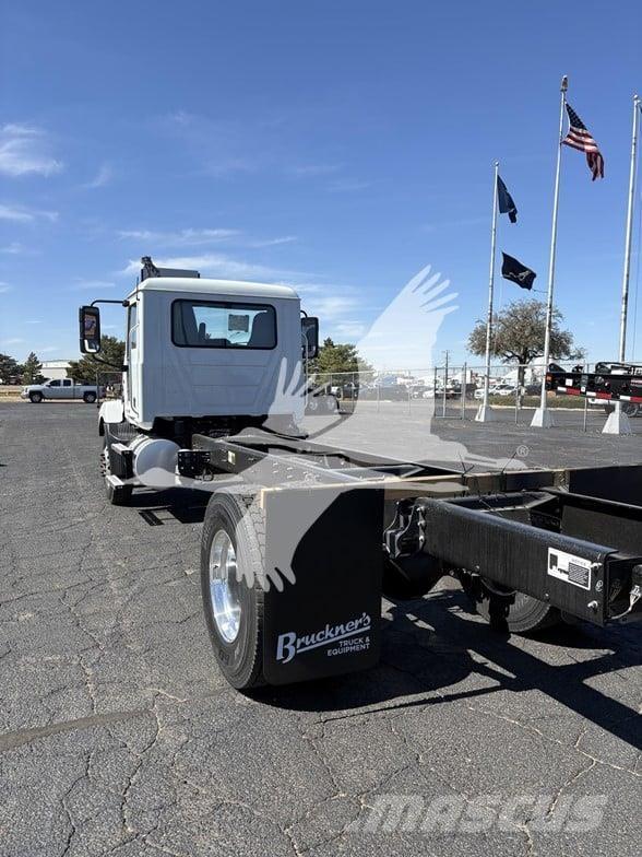 Mack MD7 Шасі з кабіною