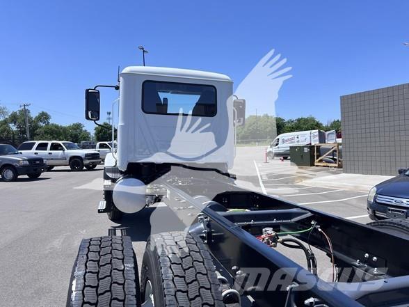 Mack MD7 Шасі з кабіною