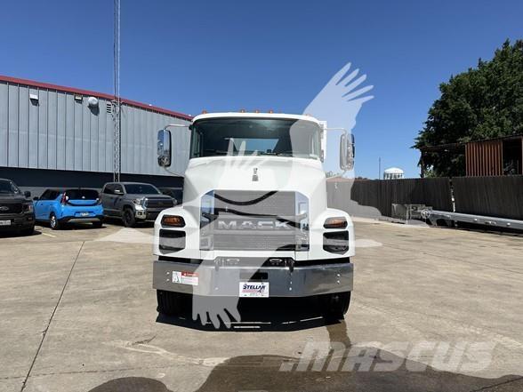 Mack MD7 Будтехніка - Інші