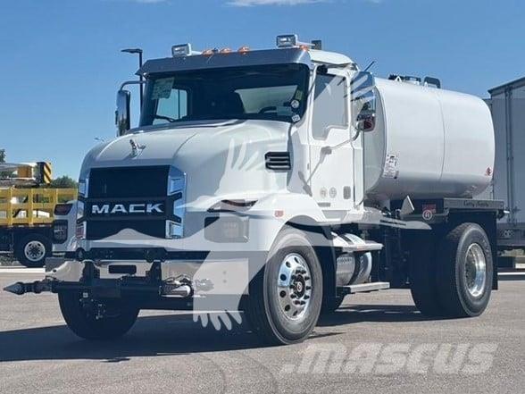 Mack MD7 Вантажівки-цистерни