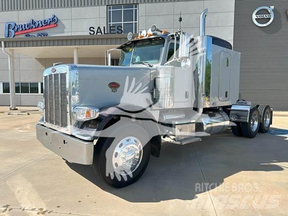 Peterbilt 388 Тягачі