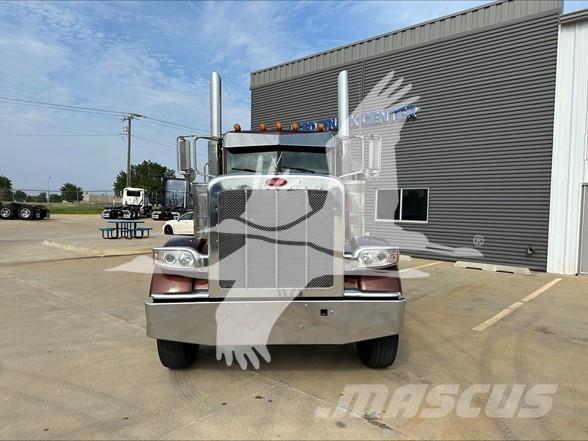 Peterbilt 389 Тягачі