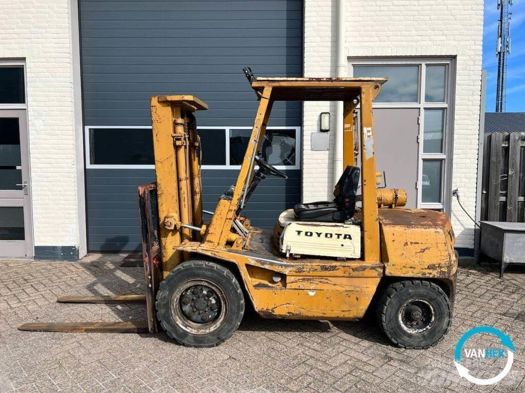 Toyota 3FD30 3FD30 Дизельні навантажувачі