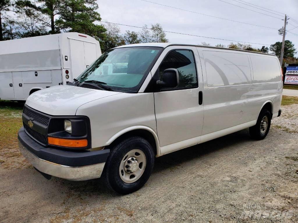 Chevrolet G3500 Панельні фургони